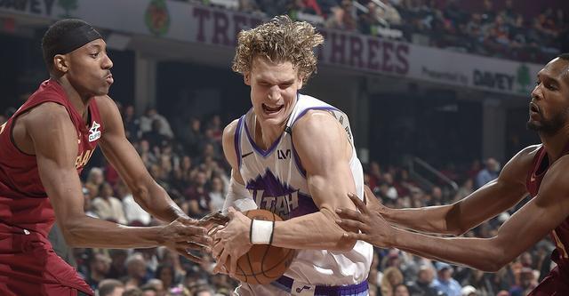 博鱼下载-乔治32+9马尔卡宁28+12 爵士客场力克骑士