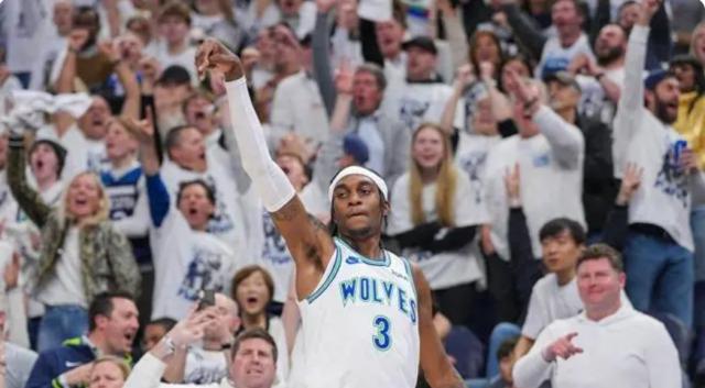 群狼狂奔！防守至上+团队篮球 森林狼已成联盟强队